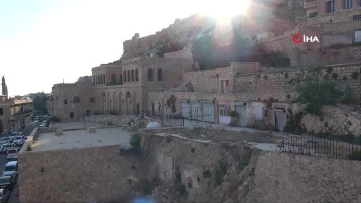 Mardin\'de sahabe mezarının da olduğu tarihi yapılar gün yüzüne çıkmayı bekliyor