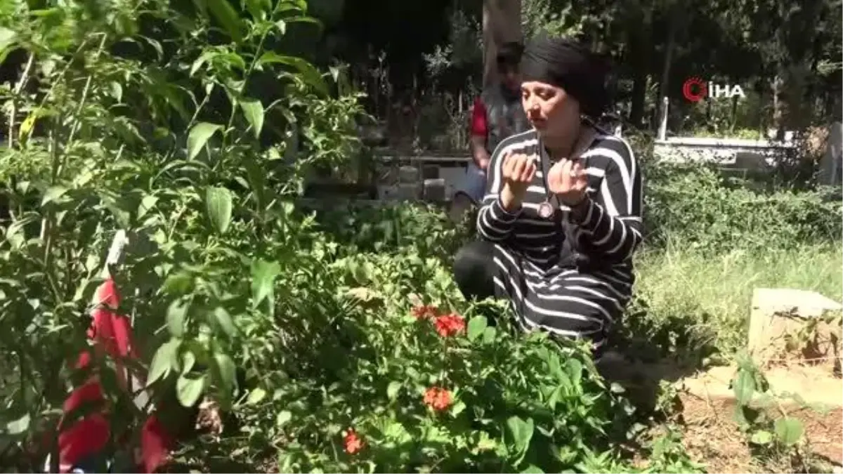 Depremde hayatını kaybeden Emircan\'ın doğum günü halası tarafından mezarı başında kutlandı
