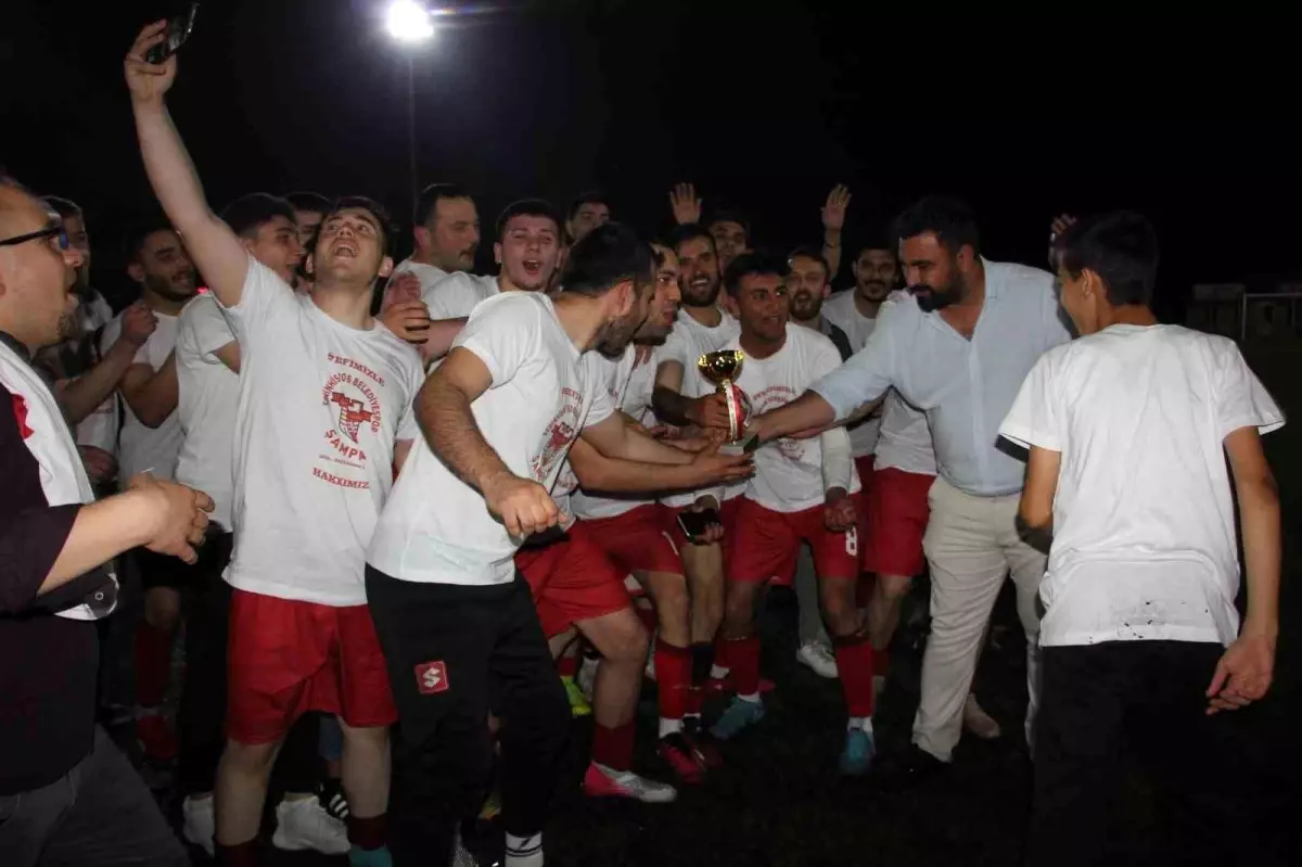 Serinhisar 1906 Belediyespor, Gökbörüspor ile berabere kalarak şampiyon oldu