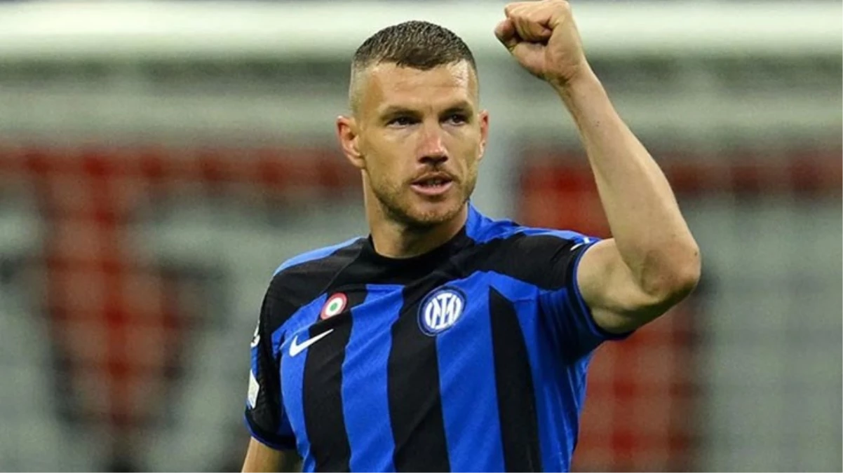 Edin Dzeko, Fenerbahçe transferi sorusuna gülümsedi