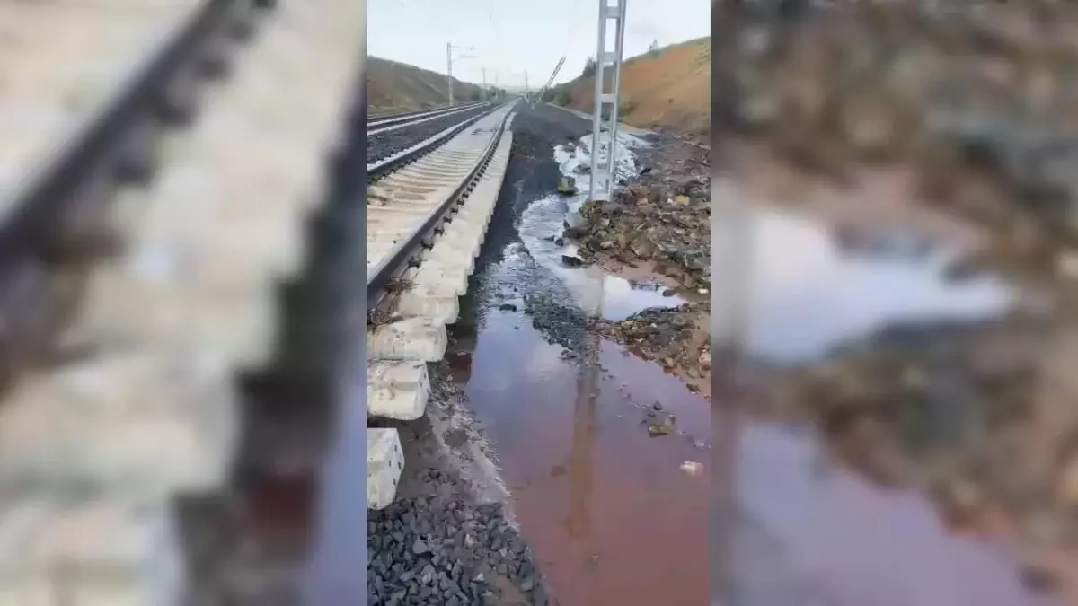 CHP Sivas Milletvekili Ulaş Karasu, Ankara-Sivas YHT hattındaki zemin bozukluklarına dikkat çekti