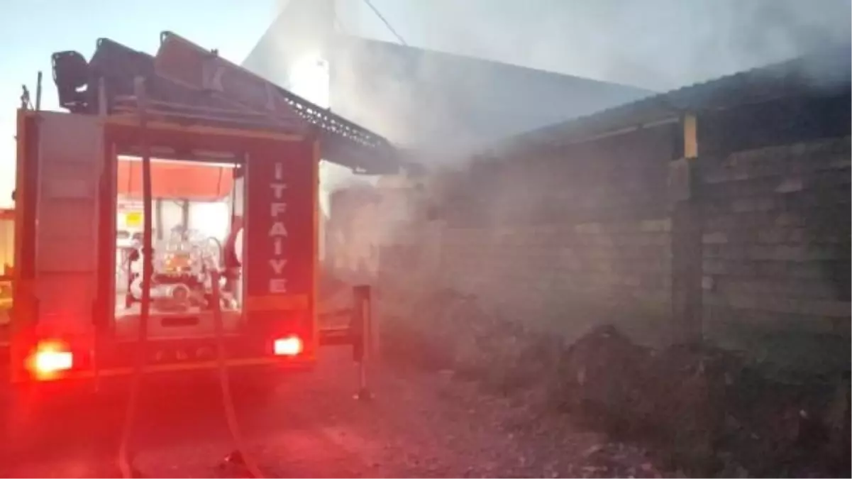 Van'da Marangozlar ve Mobilyacılar Sitesi'nde Yangın