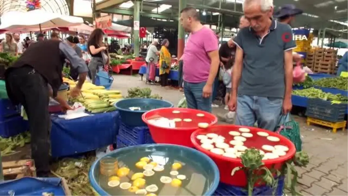13 Yaşındaki Genç, Günde Bin 500 Enginar Soymasıyla Fenomen Oldu