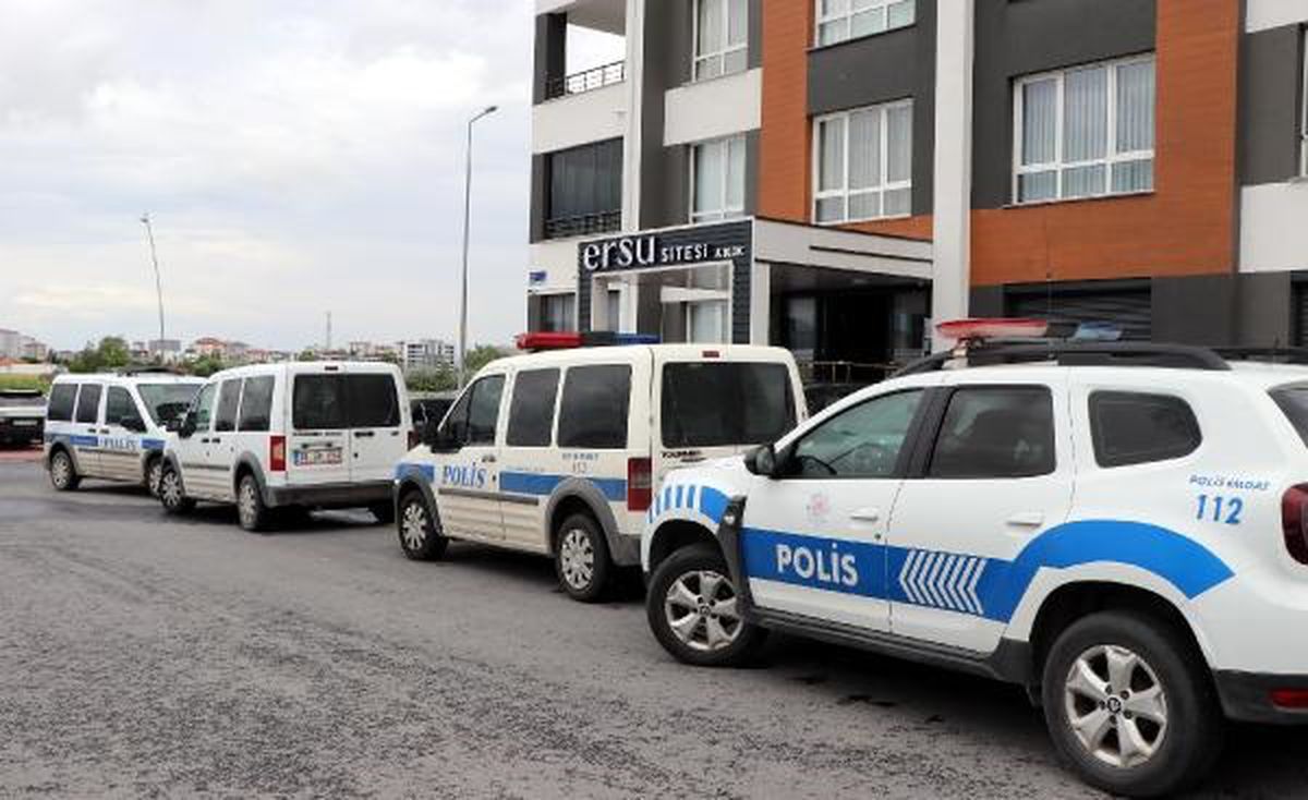 Kayseri\'de Avukat Temizlediği Tabancasının Ateş Alması Sonucu Yaralandı