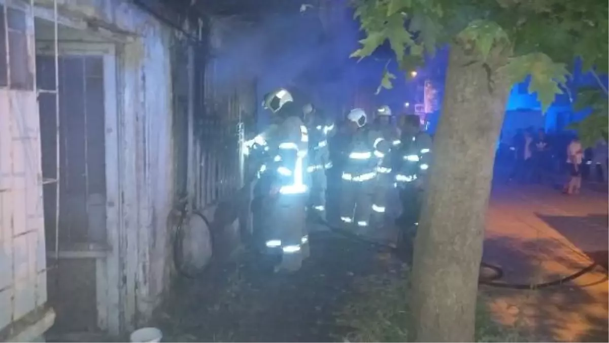 Bandırma'da Tek Katlı Evde Yangın Çıktı