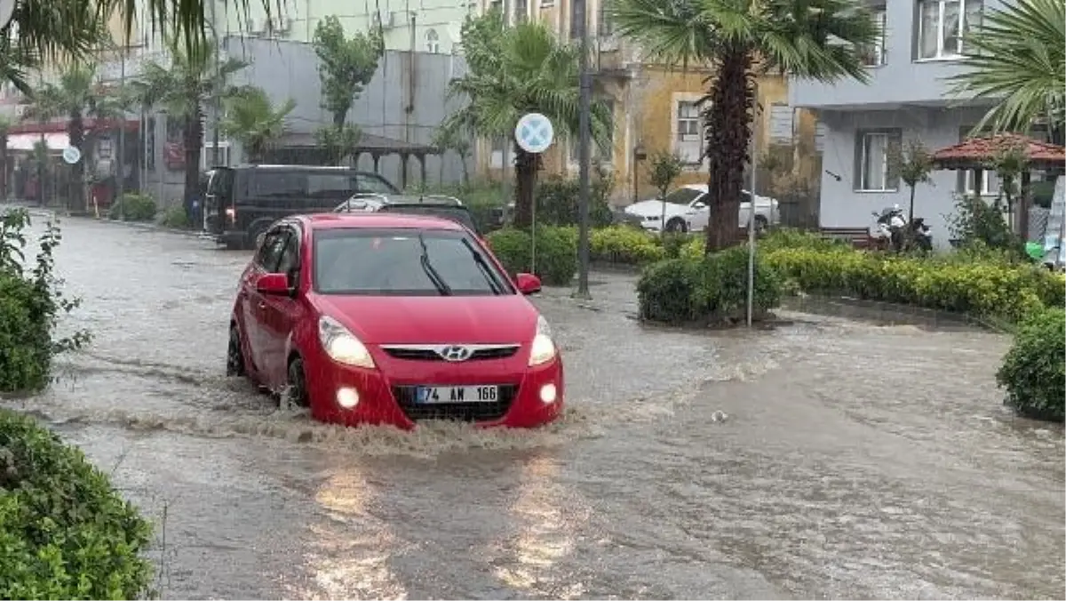 Amasra\'da Sağanak Yağış Nedeniyle Sular Altında Kalındı