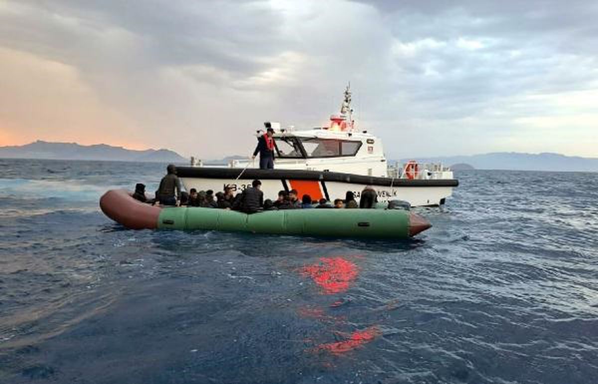 Bodrum\'da 27 kaçak göçmen yakalandı, 19 kaçak göçmen kurtarıldı