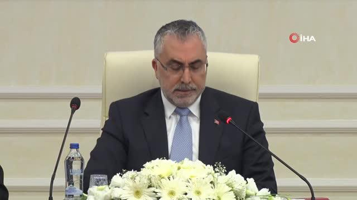 Çalışma ve Sosyal Güvenlik Bakanı Vedat Işıkhan: "2023\'ün ikinci yarısında geçerli olacak net asgari ücret 11 bin 402 lira olarak belirlendi"