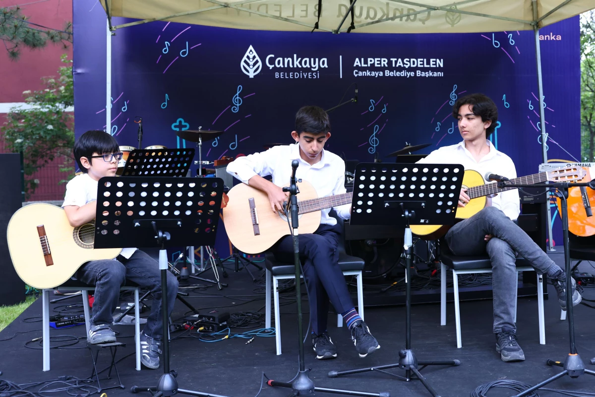 Çankaya Belediyesi Muammer Sun Müzik Atölyesi\'nde çocuklar performans sergiledi