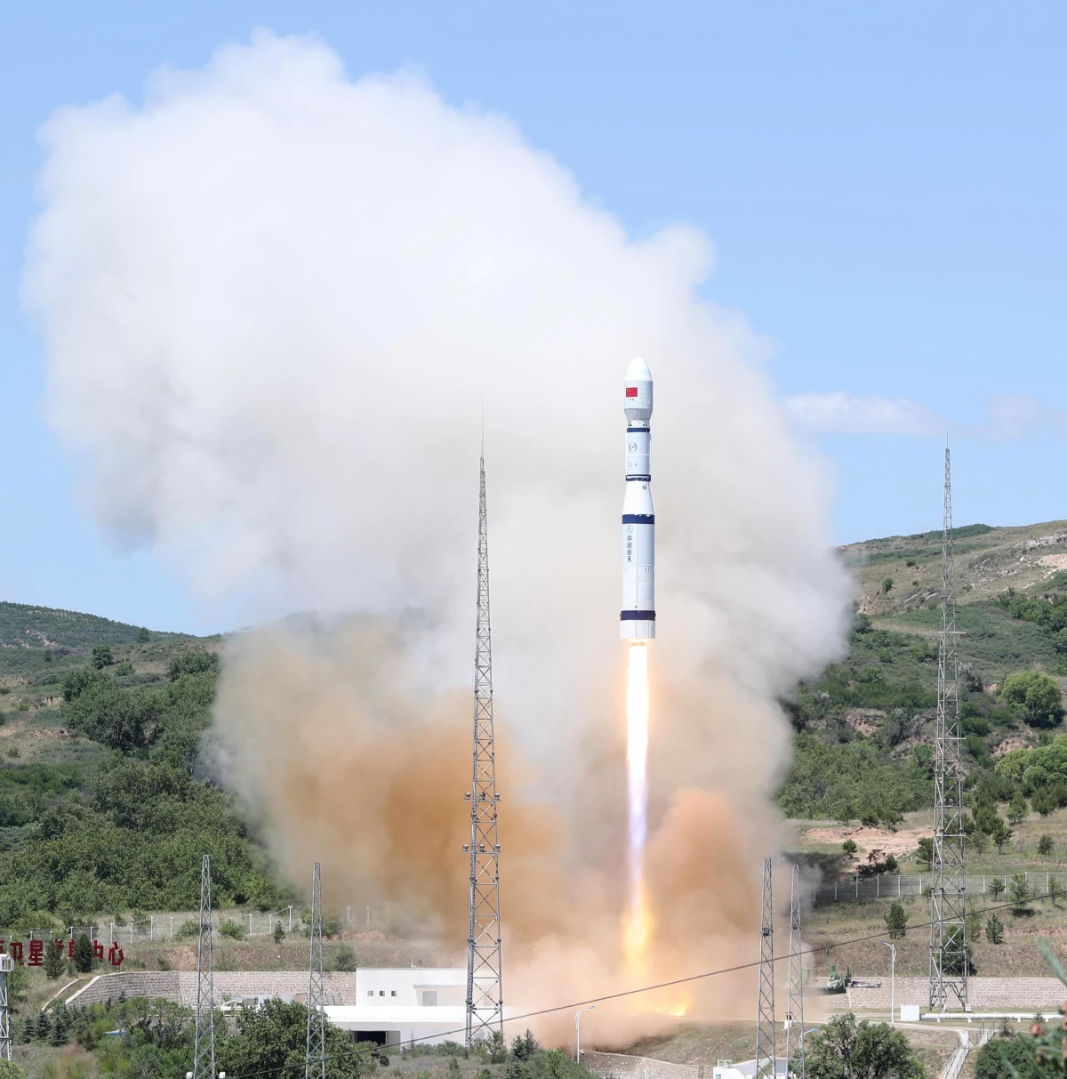 Çin, Shiyan-25 Deney Uydusunu Uzaya Gönderdi