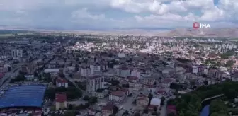 Demirel'in cekete imza atıp 'il oldu' dediği Elbistan'ın 100 yıllık heyecanı tazelendi