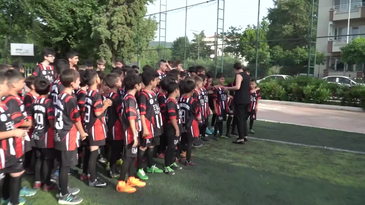 Efes Selçuk Belediyesi Spor Kulüplerine Destek Vermeye Devam Ediyor