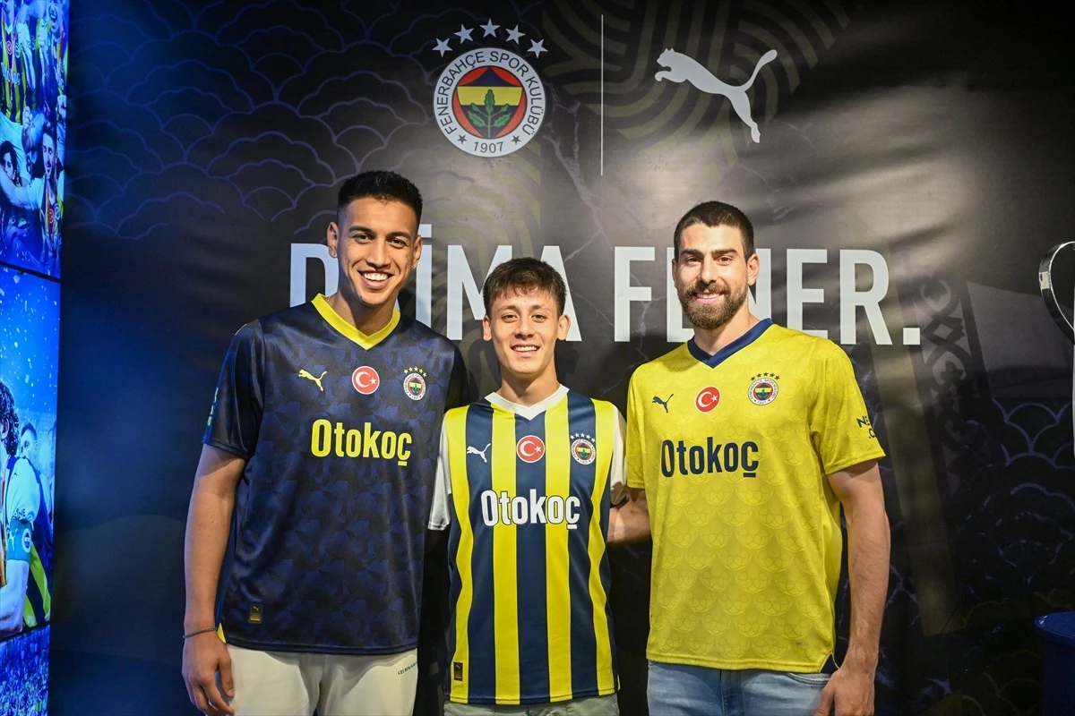 Fenerbahçe\'nin 2023-2024 Sezonu Formaları Tanıtıldı
