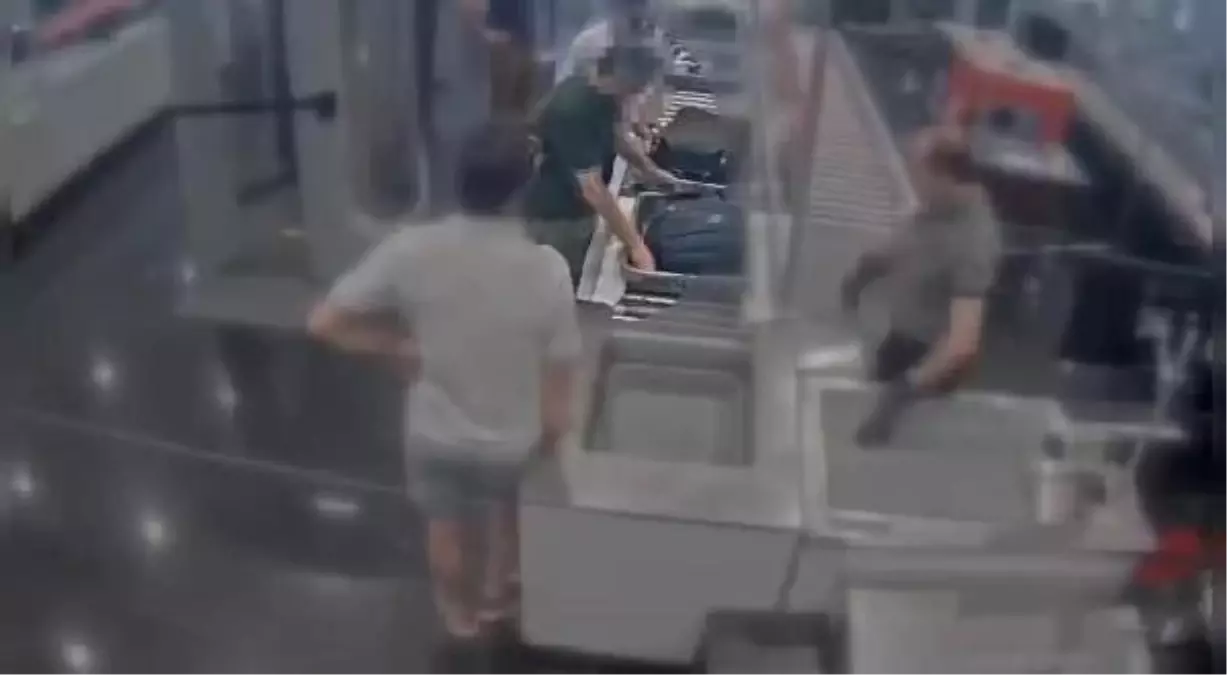 FETÖ şüphelisi yüz tanıma sistemi sayesinde İstanbul Havalimanı\'nda yakalandı