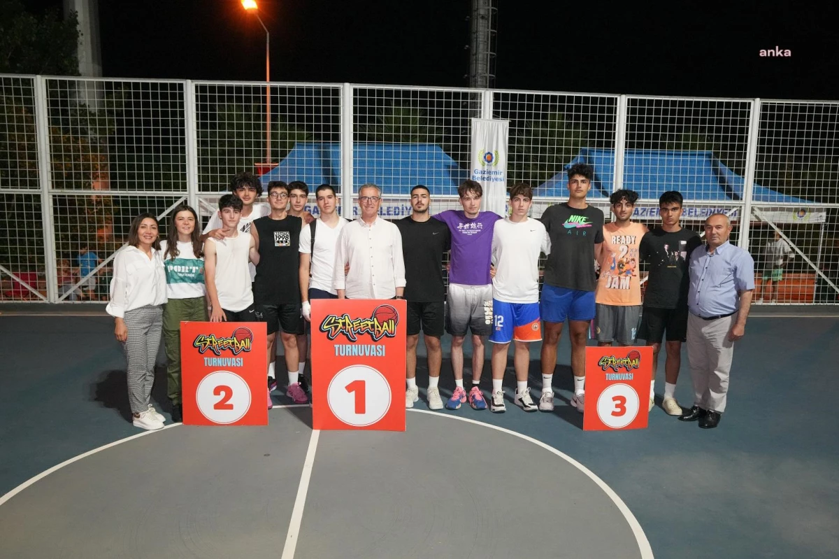 Gaziemir Belediyesi\'nin düzenlediği 3x3 Streetball Turnuvası sona erdi