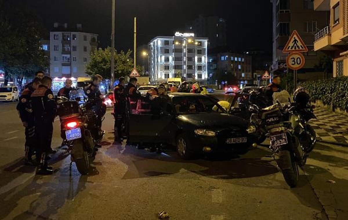 Kayseri\'de Polisin Takibi Sonucu Uyuşturucuyla Yakalanan 2 Kişi Gözaltına Alındı