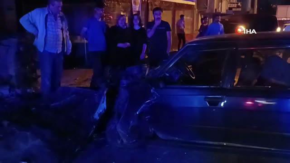 Kontrolden çıkan otomobil trafik levhasına çarptı: 1 yaralı