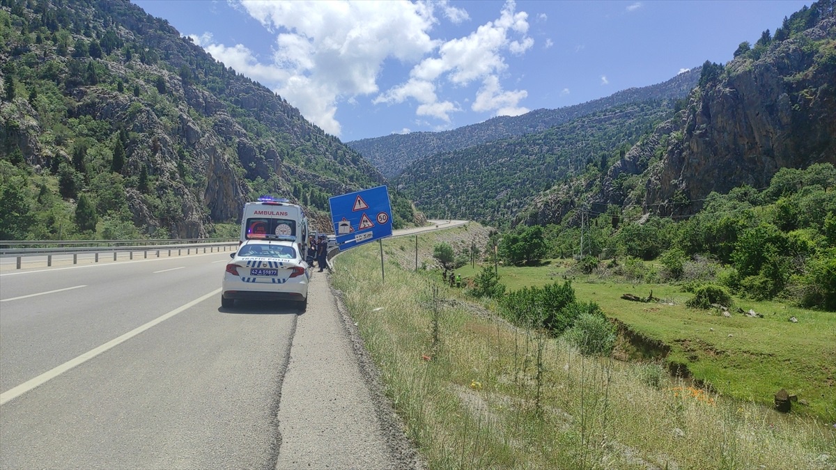 Konya\'da trafik kazasında 2 kişi yaralandı