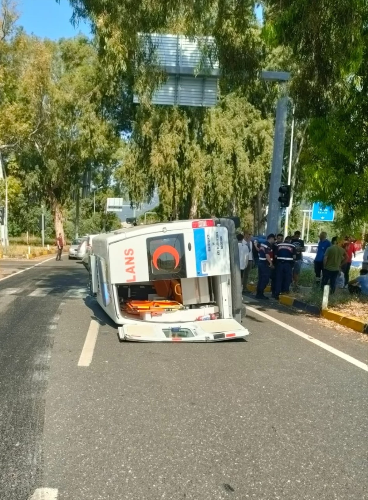 Muğla\'da Ambulans Kaza Yaptı