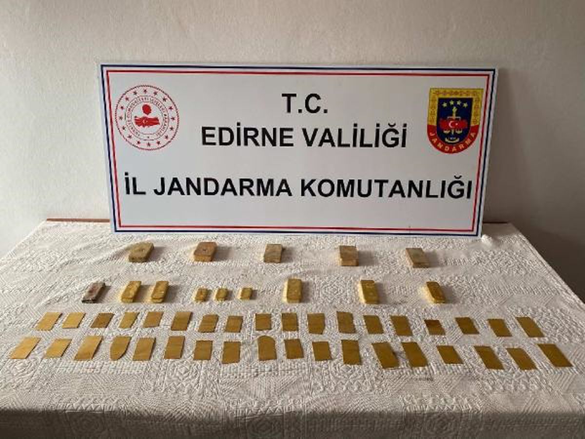 Edirne\'de Otomobilde 15 Kilo Gümrük Kaçağı Altın Ele Geçirildi