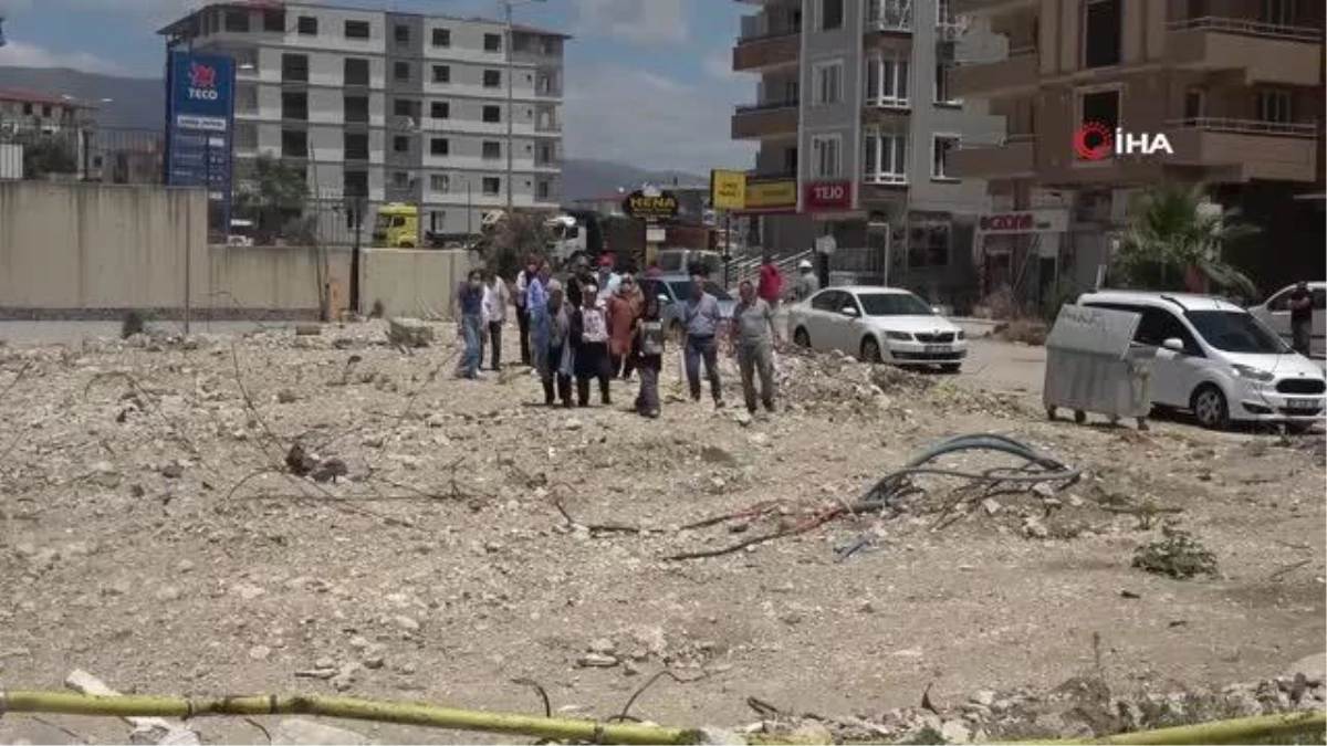 Hatay\'da Rönesans Rezidans enkazı yüzlerce kişiye mezar oldu, 55 kişi hala kayıp