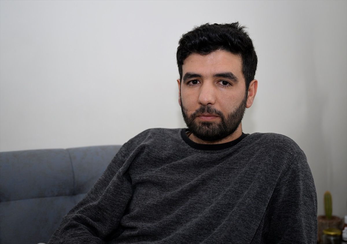 Keçiören\'de sel sırasında aracında mahsur kalan kişi ölümden döndü
