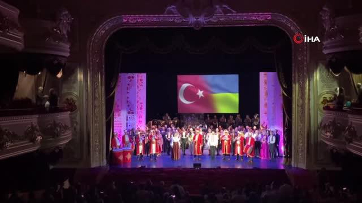 Türkiye ve Ukrayna\'nın kültürel değerleri aynı sahnede buluştu