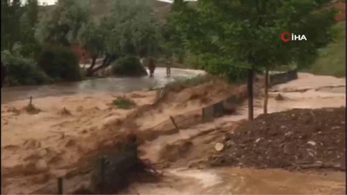 Yozgat\'ta sağanak yağış sel felaketine neden oldu