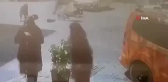 Isparta'da akülü bisiklet ile otomobil çarpıştı: 2 kız kardeş yaralandı
