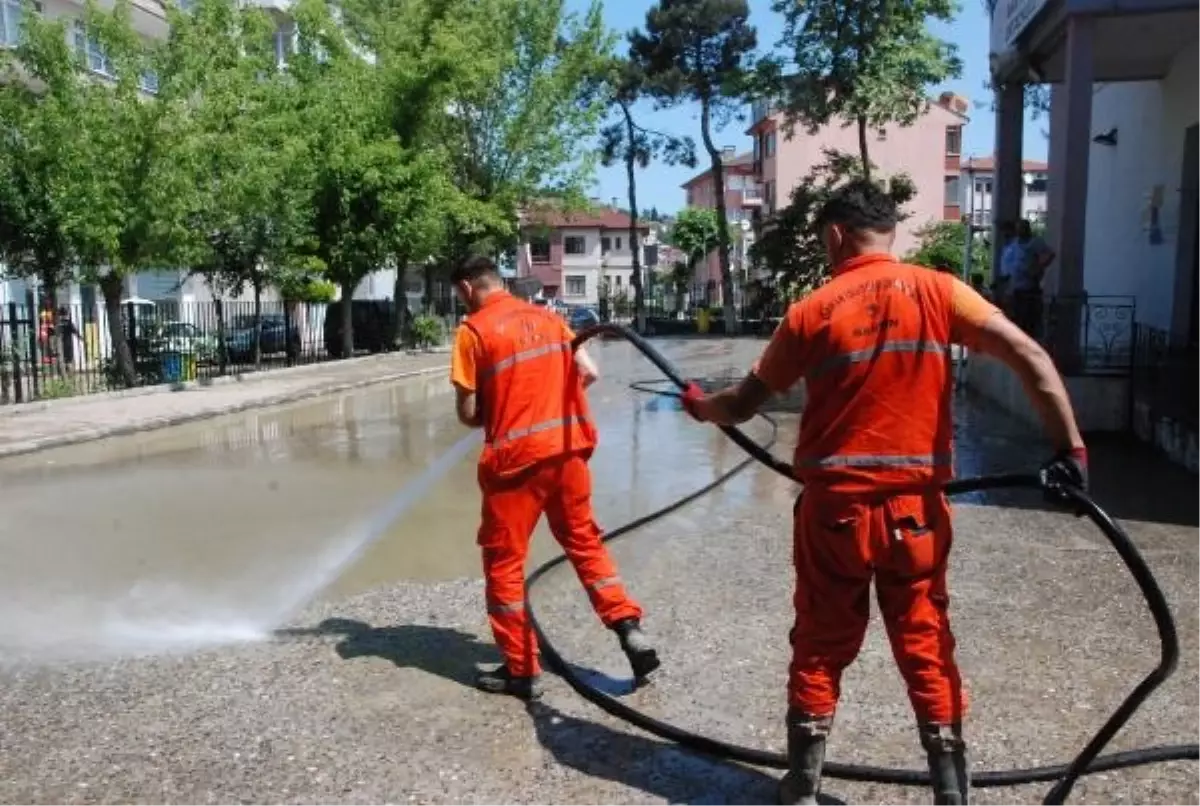 Bartın\'ın Amasra ilçesinde sel sonrası temizlik çalışmaları yapıldı