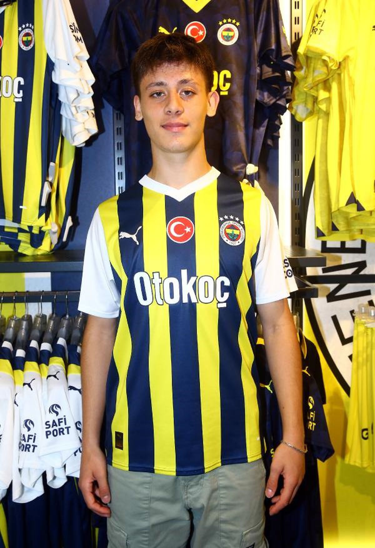 Fenerbahçe\'nin Arda Güler\'i Golden Boy ödülüne aday gösterildi