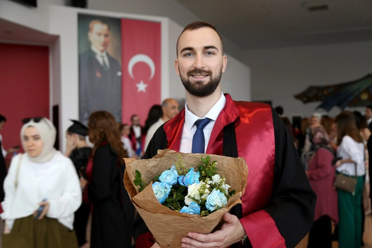 Batı Trakyalı genç, Trakya Üniversitesi Tıp Fakültesinden birincilikle mezun oldu
