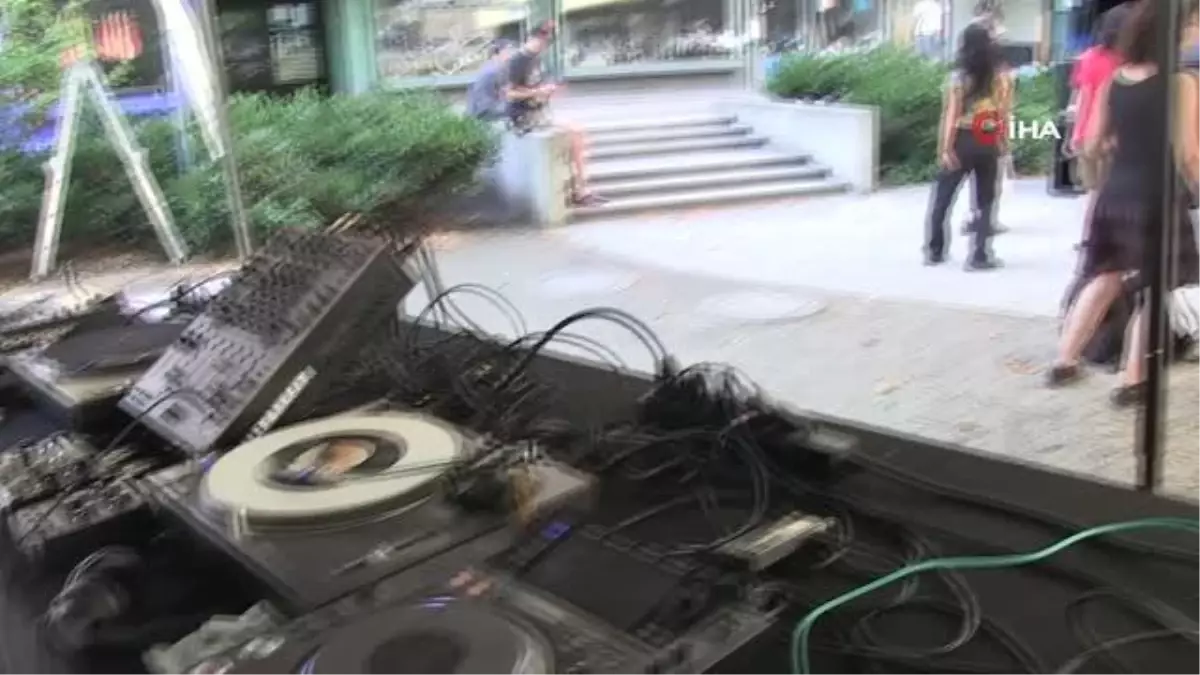 Berlin'de 200 farklı noktada 'Fete de la Musique' müzik şöleni