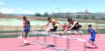 Bingöl'de 10 İlden 200 Sporcu Atletizm Yarışmalarında Yarıştı