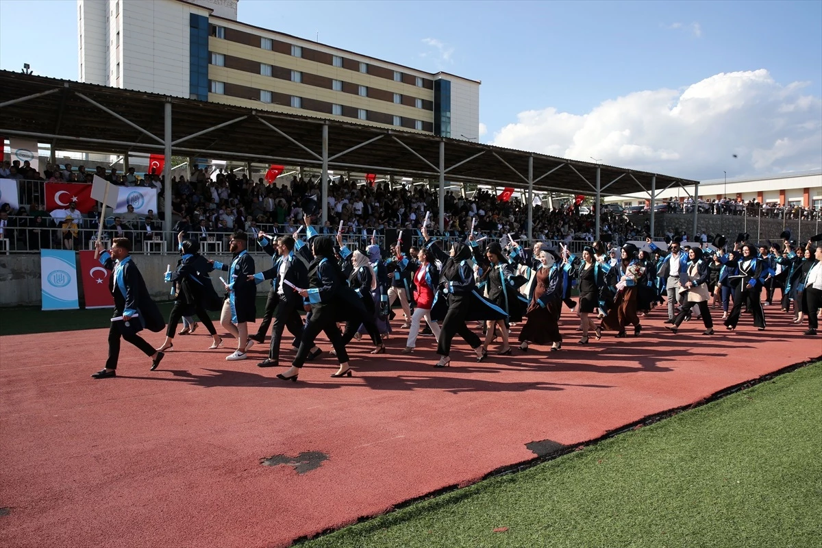 Bitlis Eren Üniversitesi\'nde 2 bin 260 öğrenci mezun oldu