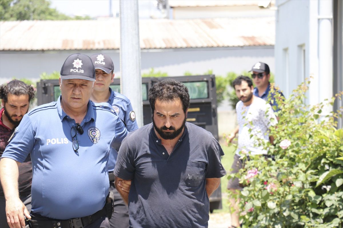 Bursa\'da anne ve avukatlarına saldırıya ilişkin 3 şüpheli adliyeye sevk edildi