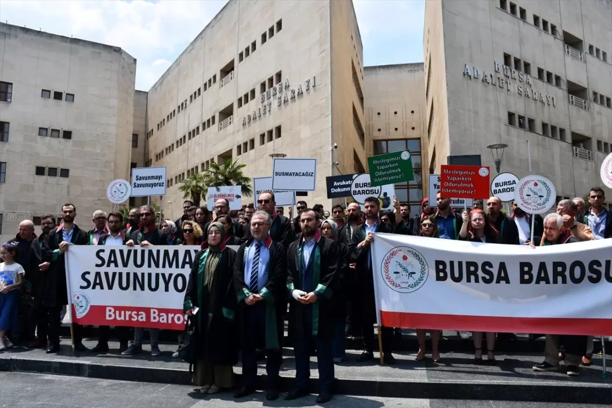 Bursa\'da anne ve avukatlarına saldırı: 2 şüpheli tutuklandı