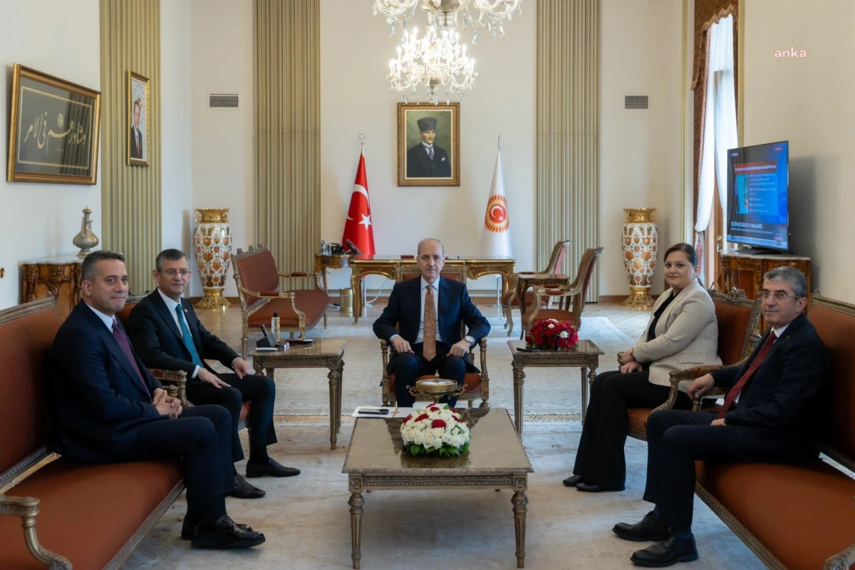 CHP Grup Başkanı Özgür Özel ve Başkanvekilleri TBMM Başkanı Numan Kurtulmuş\'u ziyaret etti