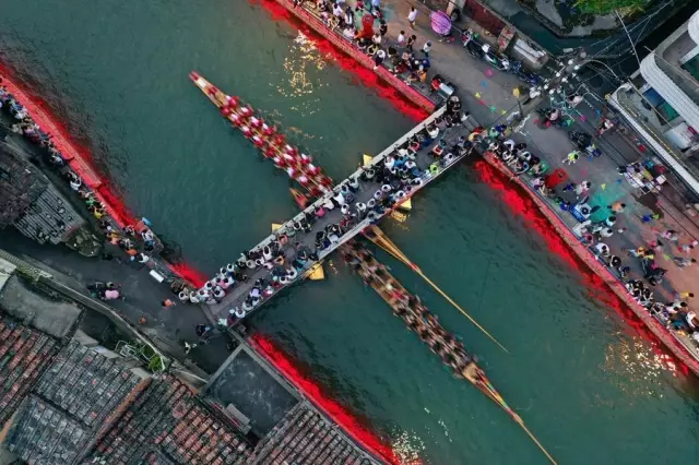 Çin'in Fuzhou Kentinde Ejderha Tekneleri Yarıştı