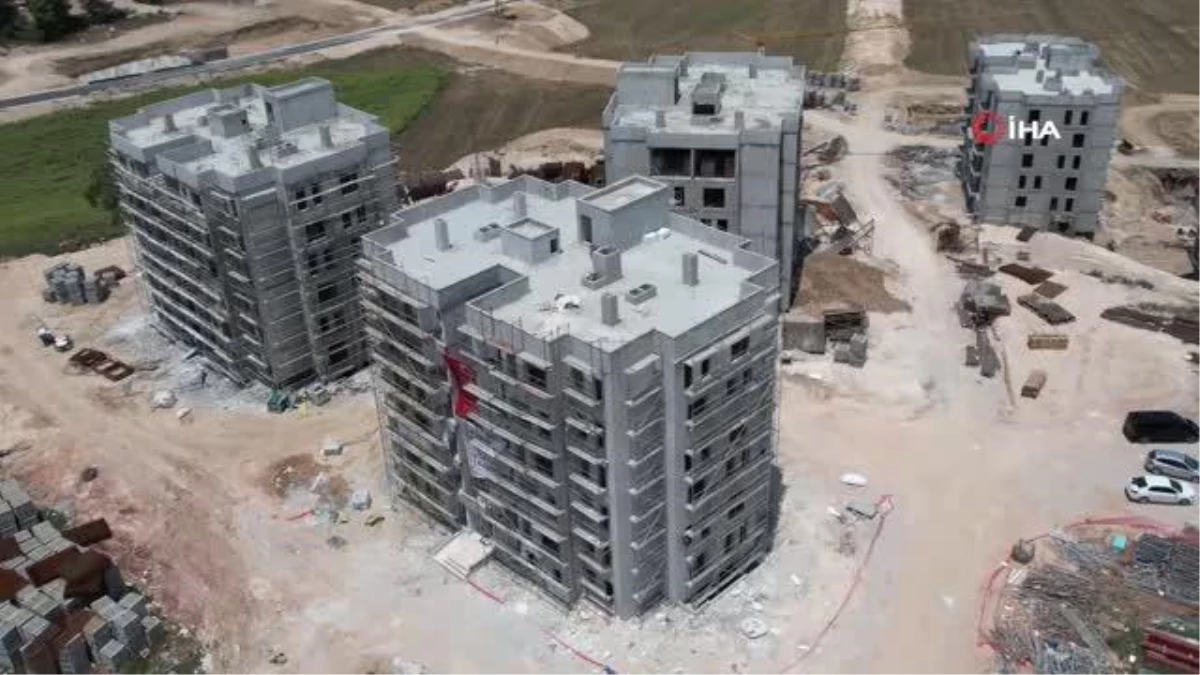 Adana\'da deprem konutlarında örnek daire tamamlandı