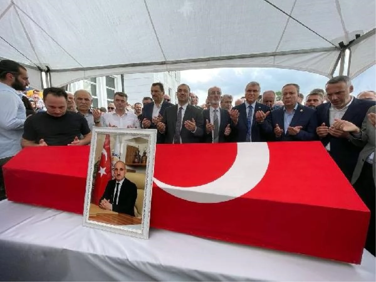 Sakarya\'da Erenler Belediye Başkanı Fevzi Kılıç kalp krizi sonrası hayatını kaybetti