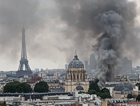Fransa'nın başkenti Paris'te doğal gaz patlaması! 4 yaralı var