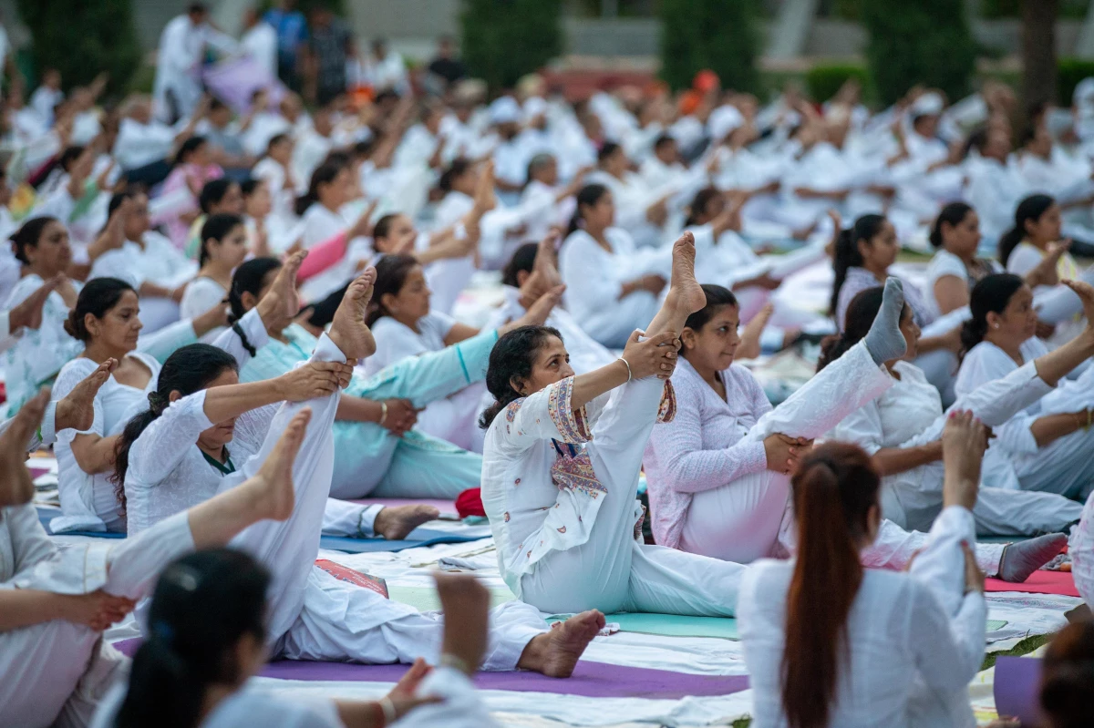 Hindistan\'da Uluslararası Yoga Günü Kutlandı