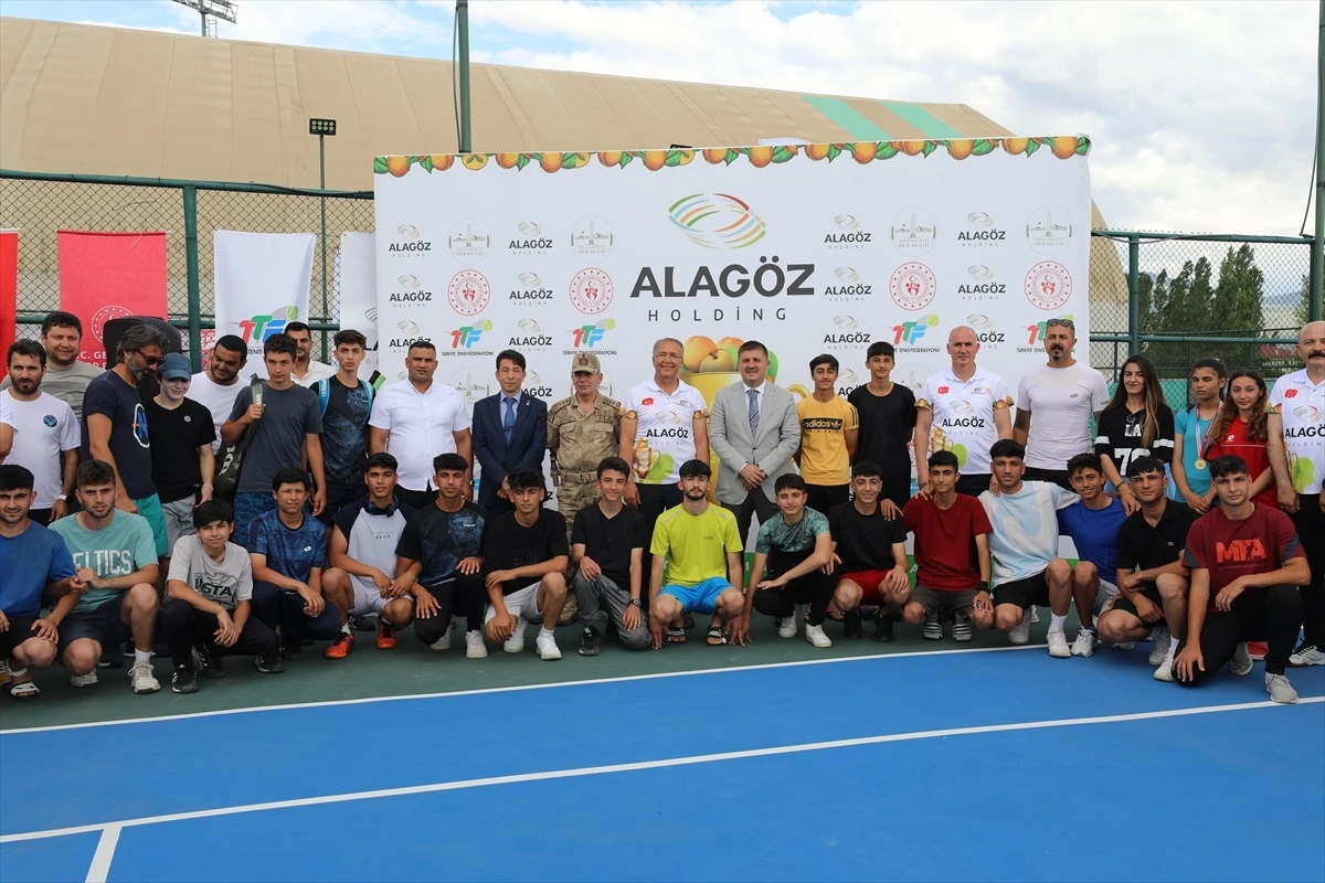 Iğdır\'da Alagöz Holding 3. Kayısı Cup Tenis Turnuvası başladı