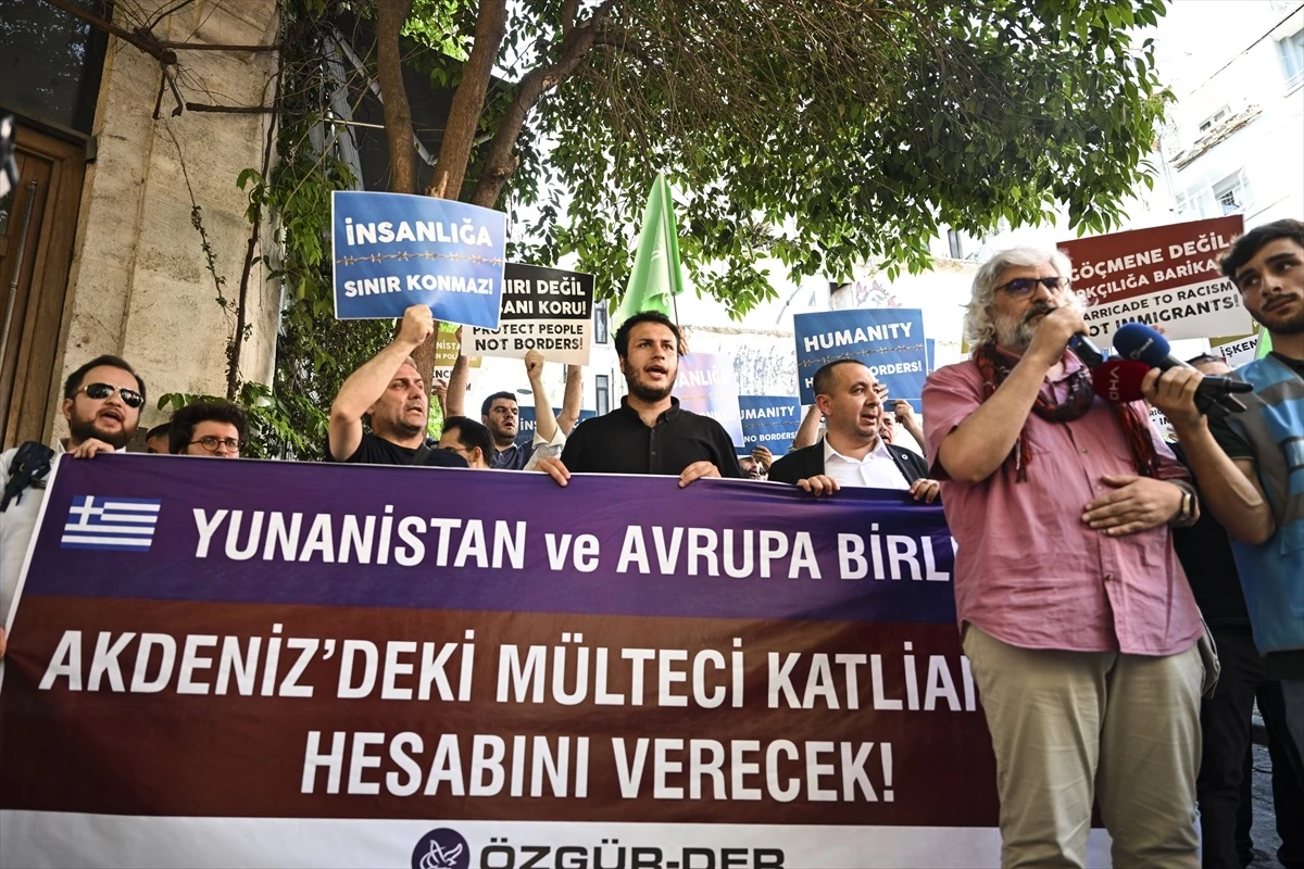Özgür-Der üyesi grup, Yunanistan\'ın göçmen politikasını protesto etti