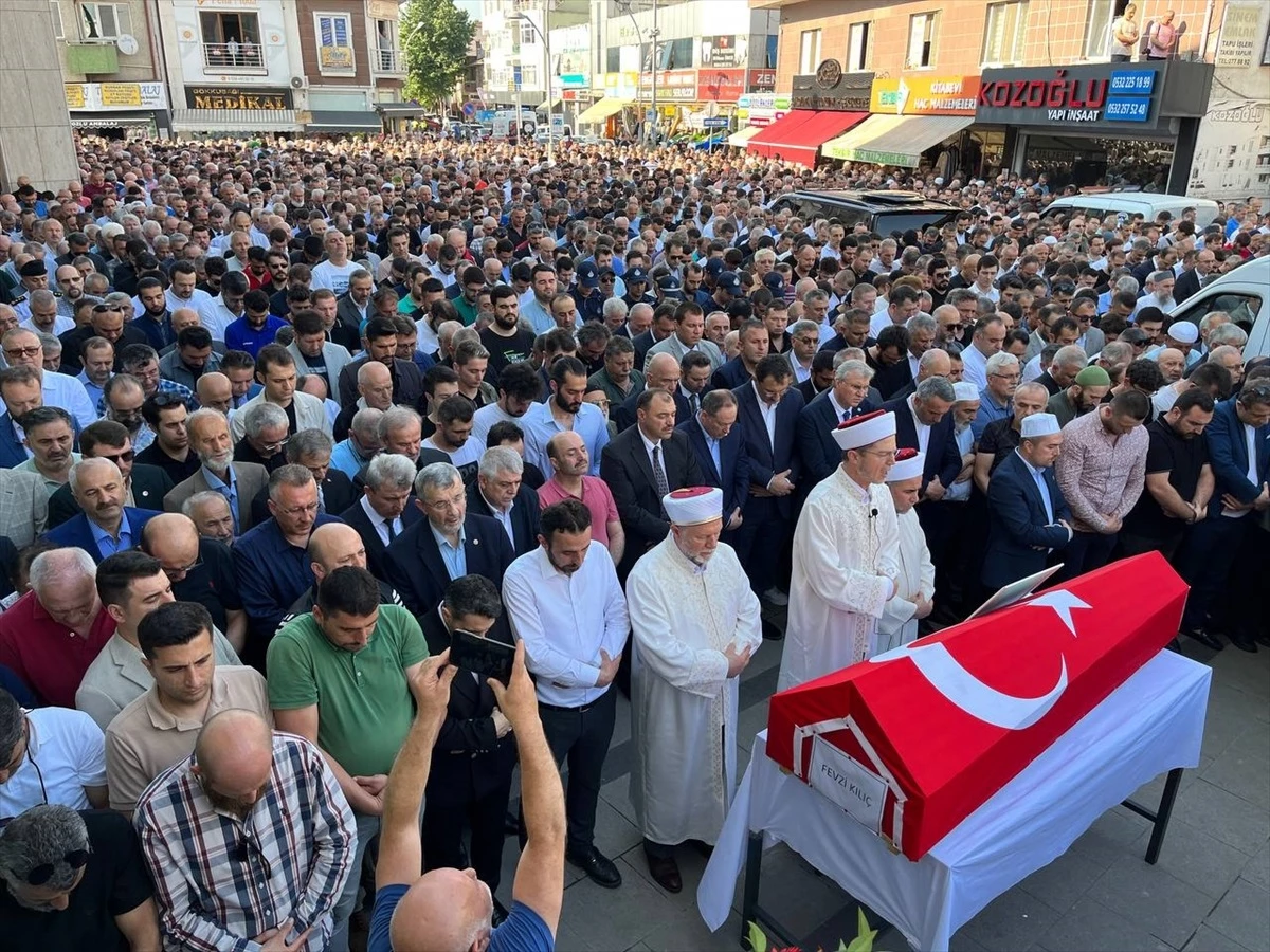 Sakarya\'da Erenler Belediye Başkanı Fevzi Kılıç toprağa verildi
