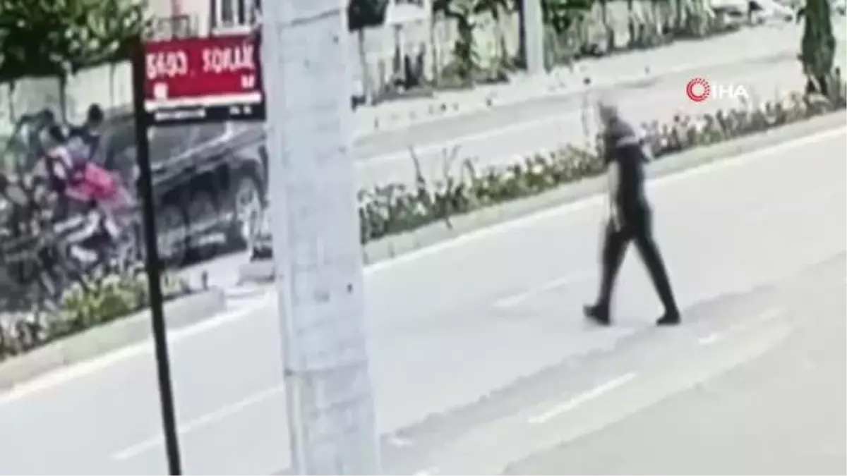 Elektrikli bisikletli sürücüye otomobil çarptı