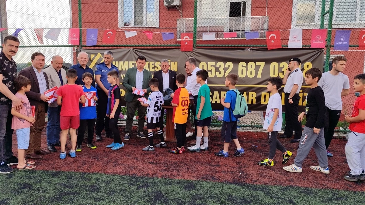 Salıpazarı\'nda Yaz Spor Okulları İçin Tören Düzenlendi