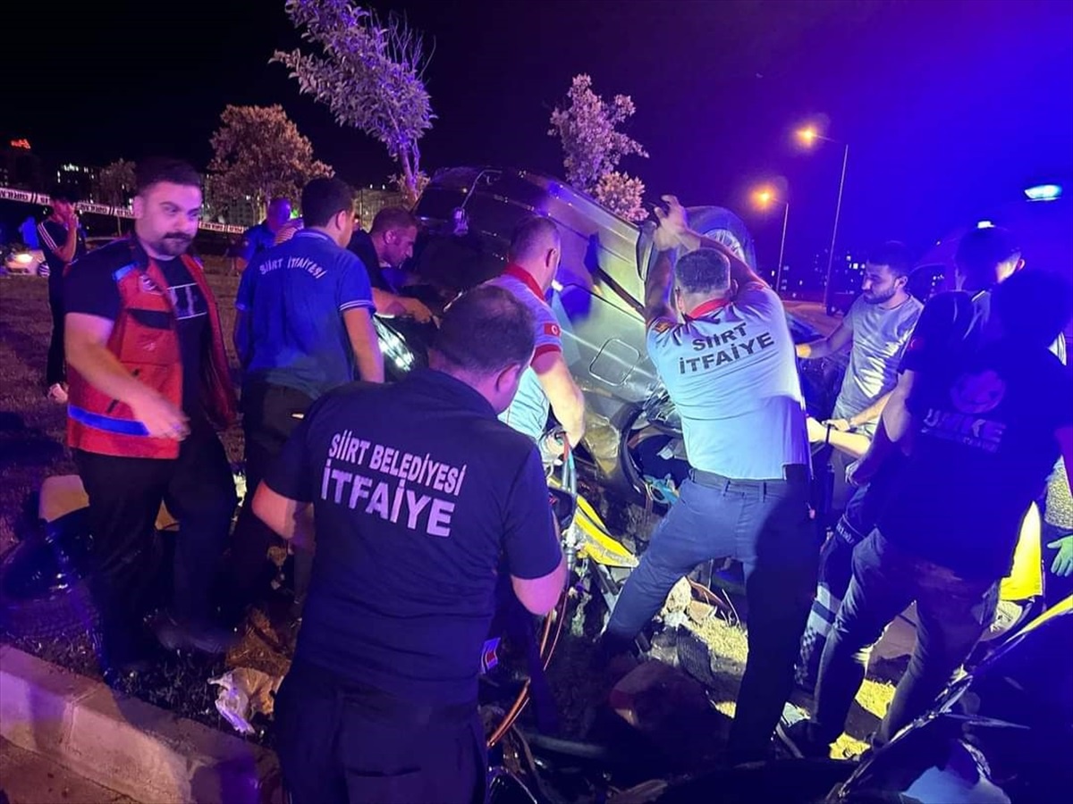 Siirt\'te Otomobil Kazası: 1 Çocuk Öldü, 3 Kişi Yaralandı