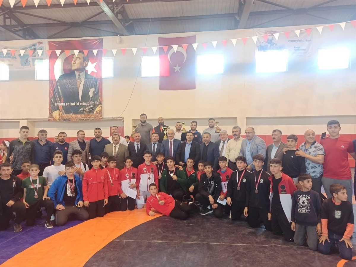 Sebastapolis U15 Serbest Güreş Turnuvası Sulusaray\'da gerçekleştirildi